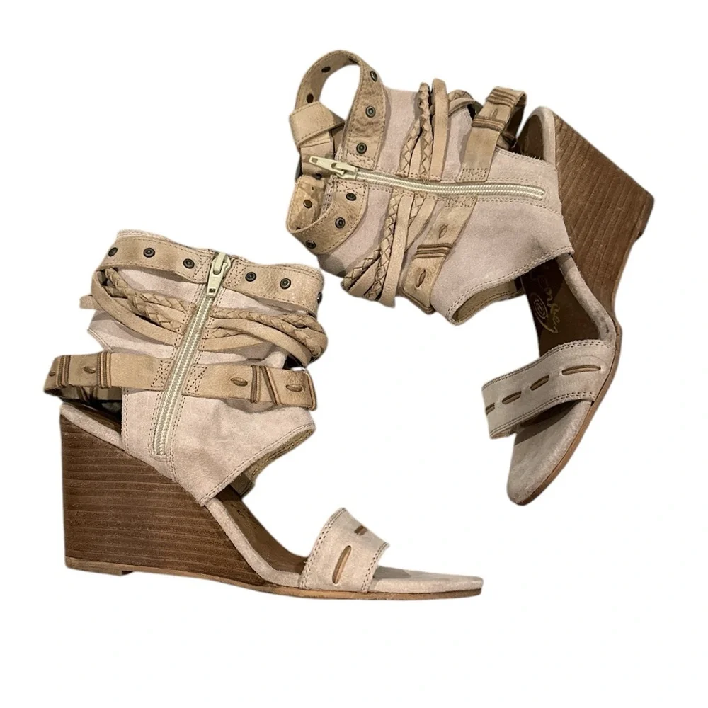 NAUGHTY MONKEY LASALLE SUEDE LEATHER WEDGE TAN BEIGE OPEN TOE SANDAL SHOES 8.5